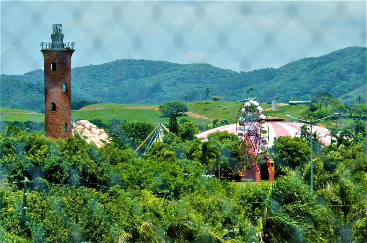 Apto Nantes Com Vista Pro Beto Carrero World Penha  Eksteriør billede